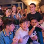 Große Freude bei der 5f der Staudinger-Gesamtschule. Foto: Martin Koswig